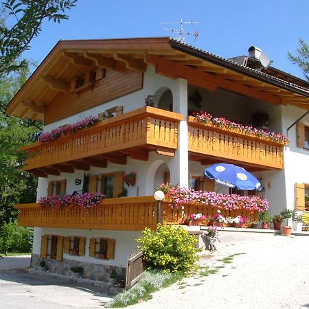 Elmes Bed and Breakfast La Villa  Buitenkant foto