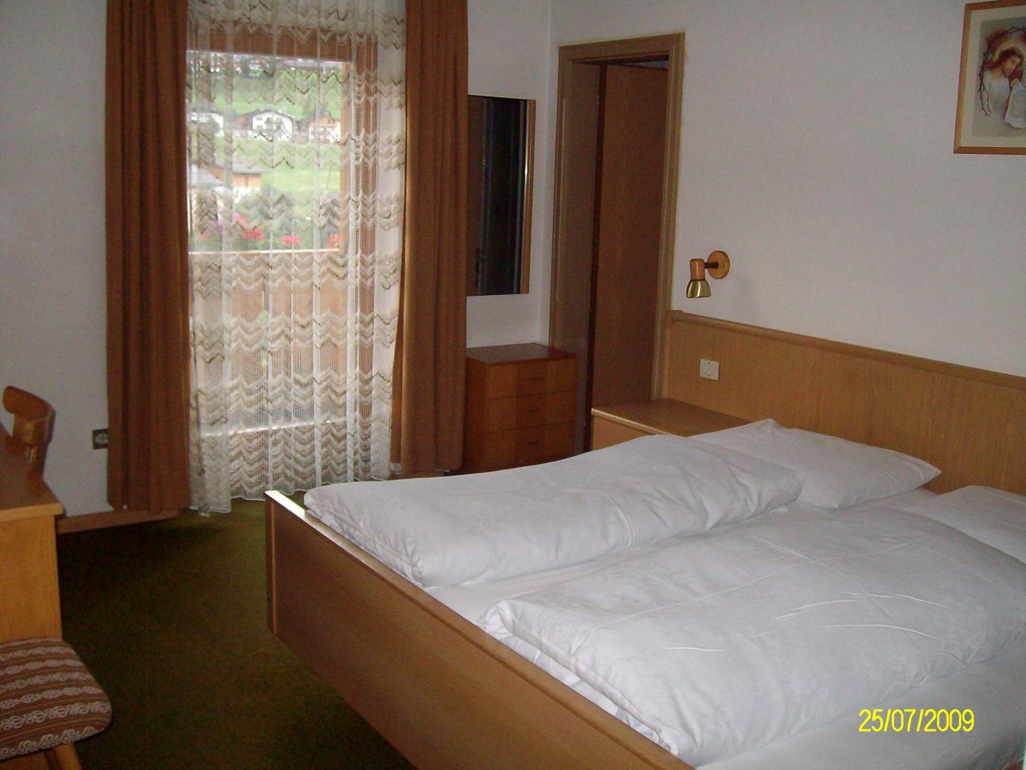 Elmes Bed and Breakfast La Villa  Buitenkant foto